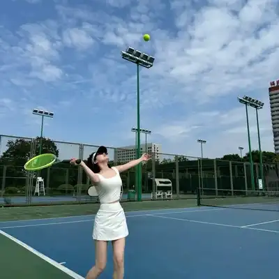侯翔